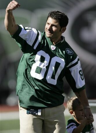 Meet Wayne Chrebet At Sports Authority in NYC (Wed 4/24)