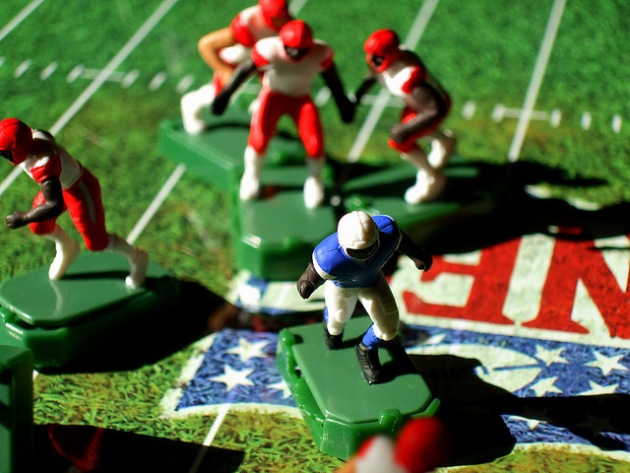 Fantasy Football: Play  Bench (Tom Brady)