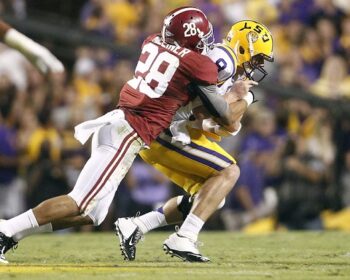 Davis Delivers Important Message To Milliner