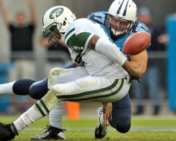 Jets Routed by Titans 38-13