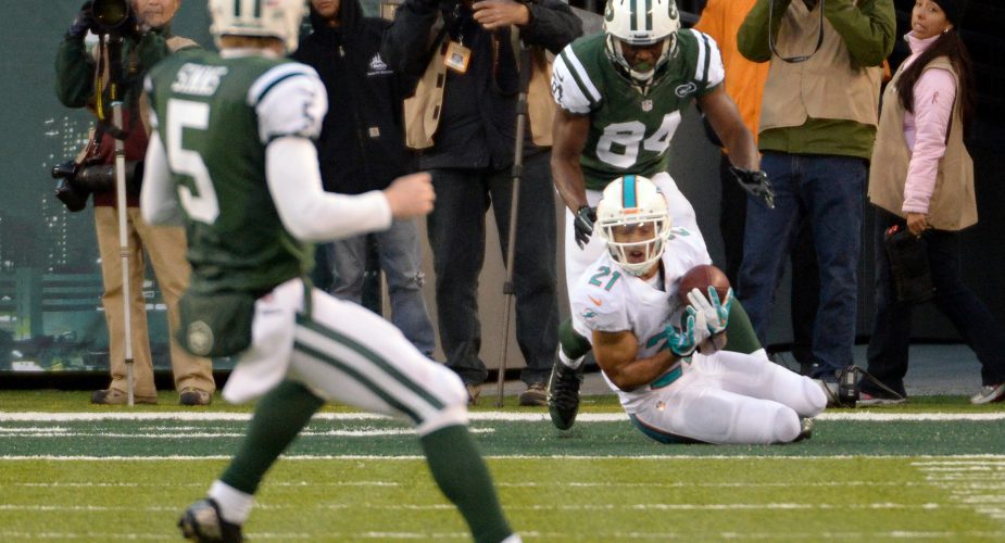 Jets Bomb Against Dolphins, 23-3
