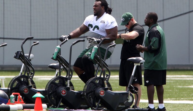 Sprained MCL for Colon; Winters to Start