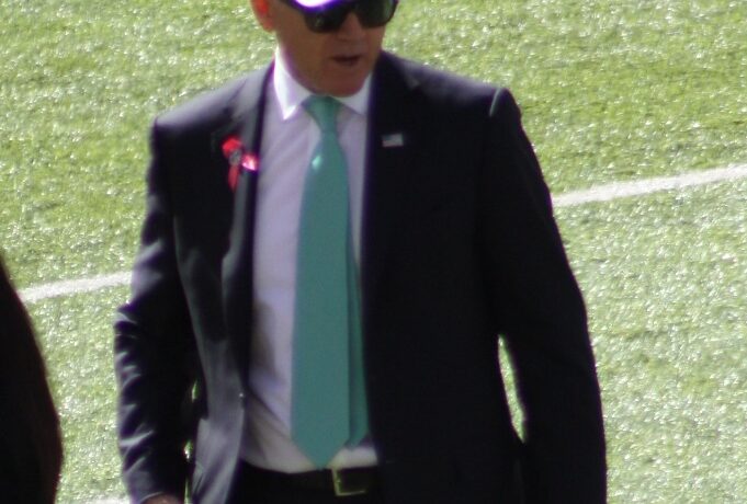 Jets Owner Woody Johnson Honors Wounded Veteran