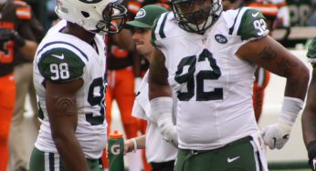 Jets Lose First Game of Season, Fall to Eagles 24-17