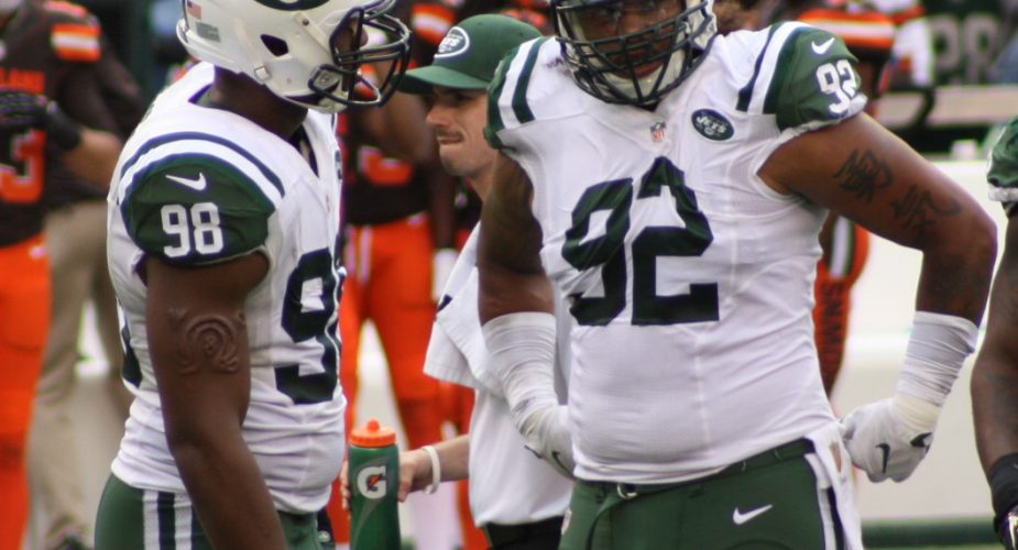 Jets Lose First Game of Season, Fall to Eagles 24-17