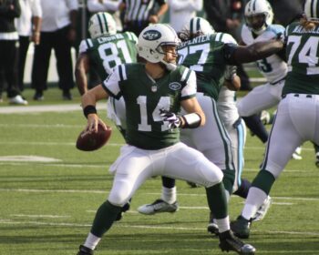 Defense, Fitz Shine as Jets Trounce Titans 30-8