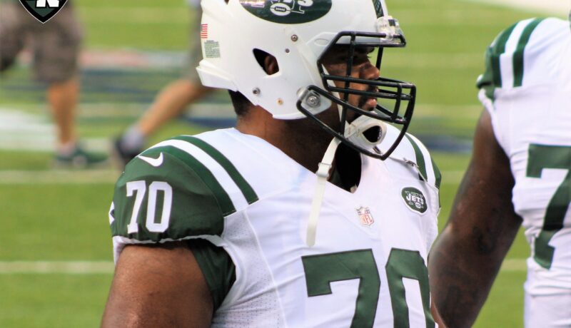 Jets Re-Sign O-Linemen Dozier, Qvale