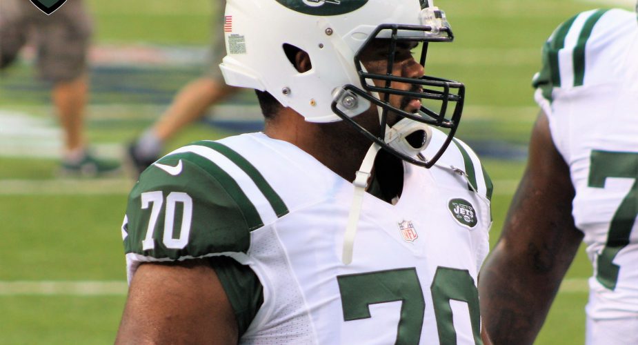Jets Re-Sign O-Linemen Dozier, Qvale