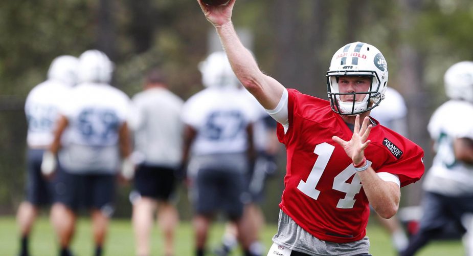 So far, so Good; Jets’ McCown Impressed by Darnold Early on