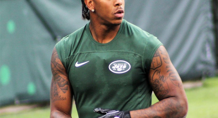 Report: New CBA Could Give Jets cap Boost by Cutting Trumaine Johnson