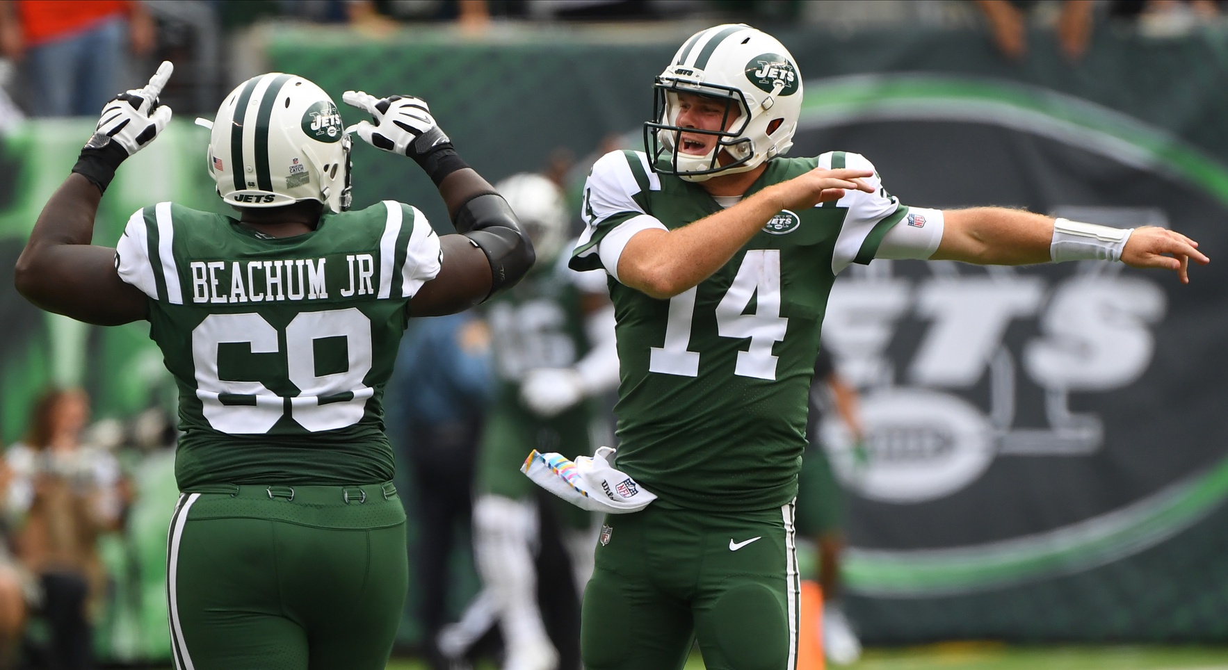 Kelvin Beachum, Sam Darnold - JetNation.com - New York Jets Blog & Forum Kelvin Beachum, Sam Darnold