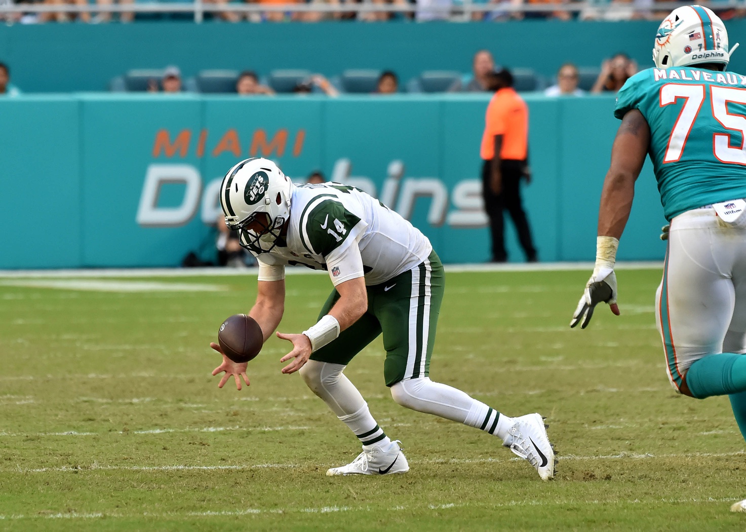 Sam Darnold vs Dolphins - JetNation.com - New York Jets Blog & Forum Sam Darnold vs Dolphins