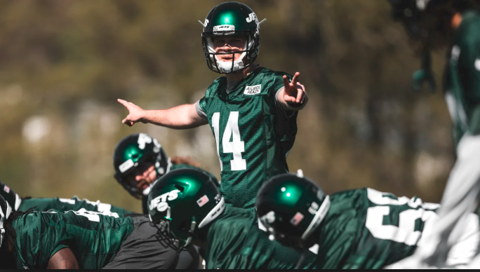 Darnold Returns to Practice After Toe Injury