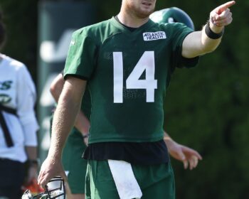 Sam Darnold Holds Court With Receivers; CJ Mosley Gets Green Light