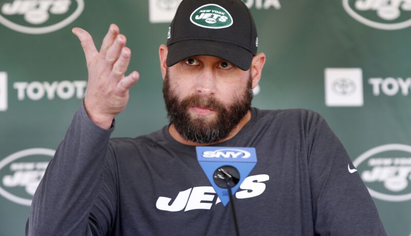 Jets Squeeze out a Win Versus Buffalo Back-ups; Week 17 Report Card