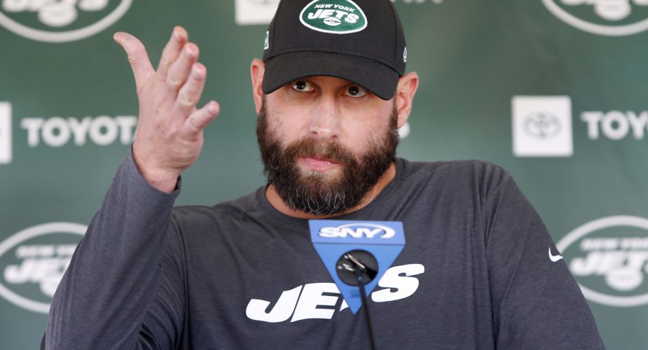 Jets Squeeze out a Win Versus Buffalo Back-ups; Week 17 Report Card