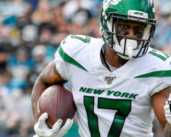 Jets Re-Sign WR Vyncint Smith