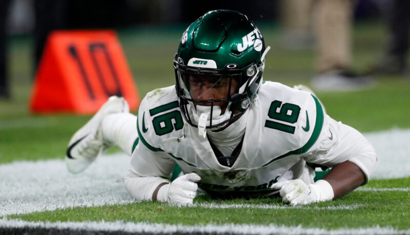 Jets add WR Jeff Smith to IR