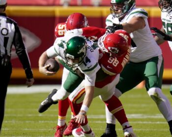 Jets @ Chiefs Week 8 Recap: Mahomes Pounds Jets for 5 Scores; Fall to 0-8