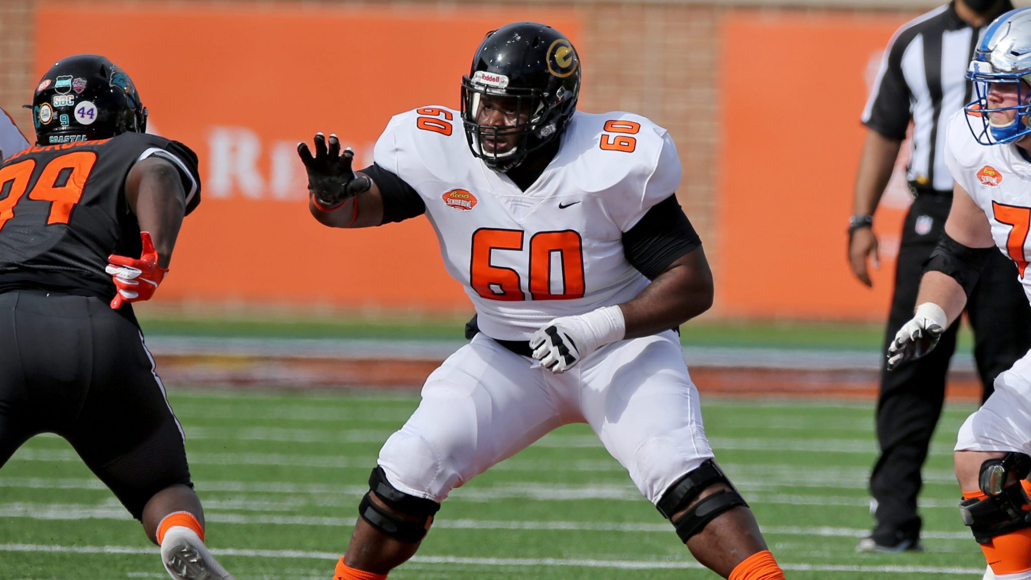 Jets Awarded Rookie Lineman David Moore off Waivers