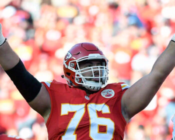 Jets acquire OL Duvernay-Tardif from Chiefs for TE Brown