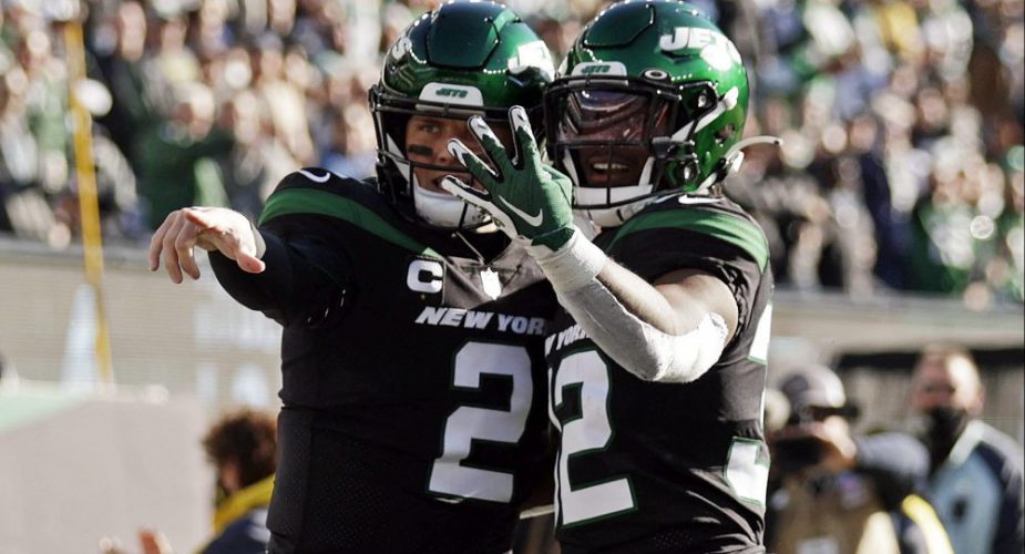Wilson Sets Team Record as Jets MASH Unit Squeaks Past Hapless Jaguars in 26-21 Victory