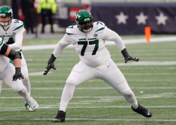 Duane Brown Heads to IR; What Will Saleh do at Left Tackle?