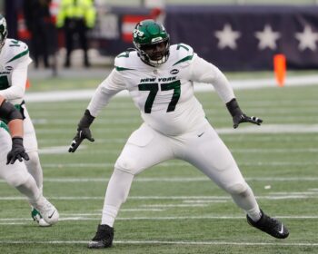 Time for Offensive Tackle Mekhi Becton to run With First Team; Tackle Looks Dominant in Jets Loss to Bucs