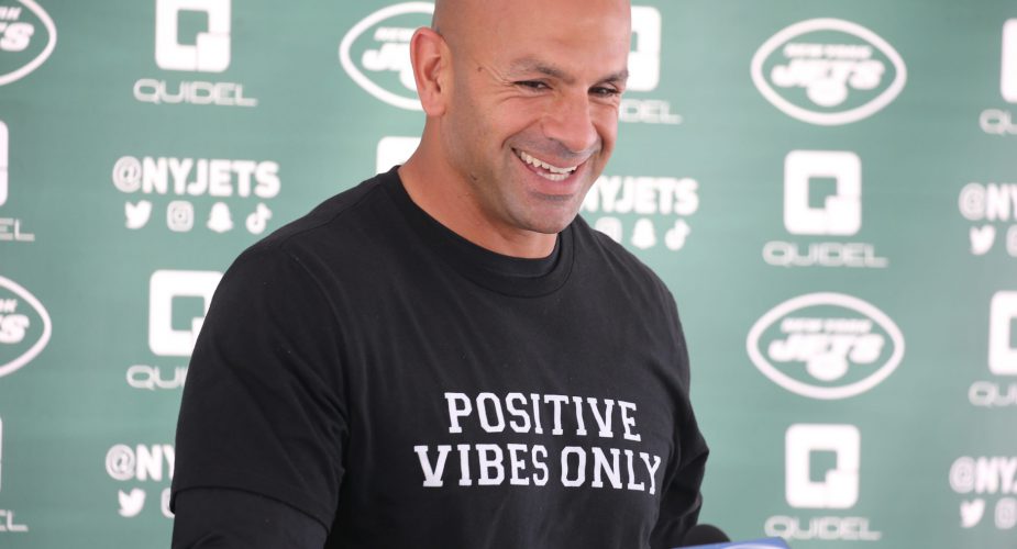 Max Mitchell Returns; Fant Still Out; Davis Day to Day
