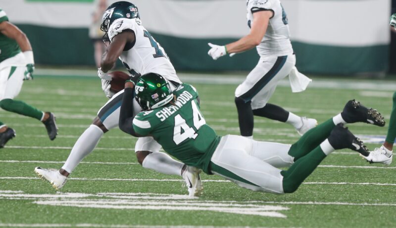 Rough day for Fashanu as Sherwood Shines in Jets Scrimmage