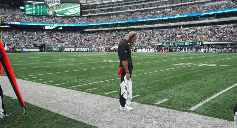 Elijah Moore to Stay Home on Sunday, Mims Will get First Start per Robert Saleh