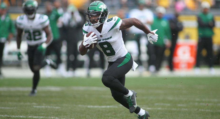Unhappy With Lack of Targets, Elijah Moore Sounds off on Twitter; Makes it Clear he Supports Teammates
