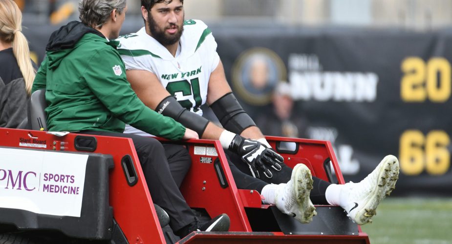 Max Mitchell out With Dislocated Kneecap