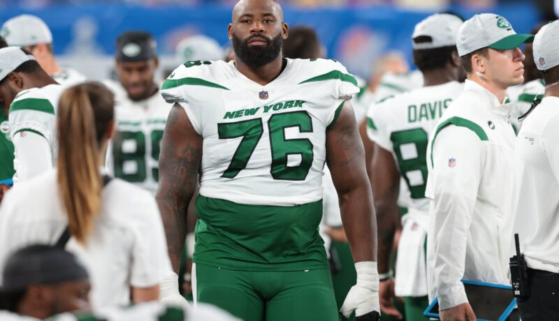 Following Disastrous 2022 on O-Line, Jets Should Consider Retaining a Healthy George Fant
