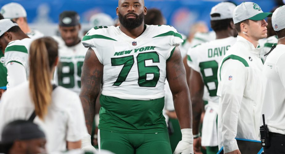 Following Disastrous 2022 on O-Line, Jets Should Consider Retaining a Healthy George Fant