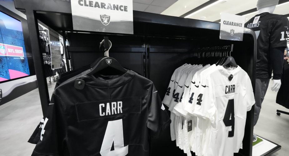 Garafolo: Derek Carr to Visit Jets this Weekend