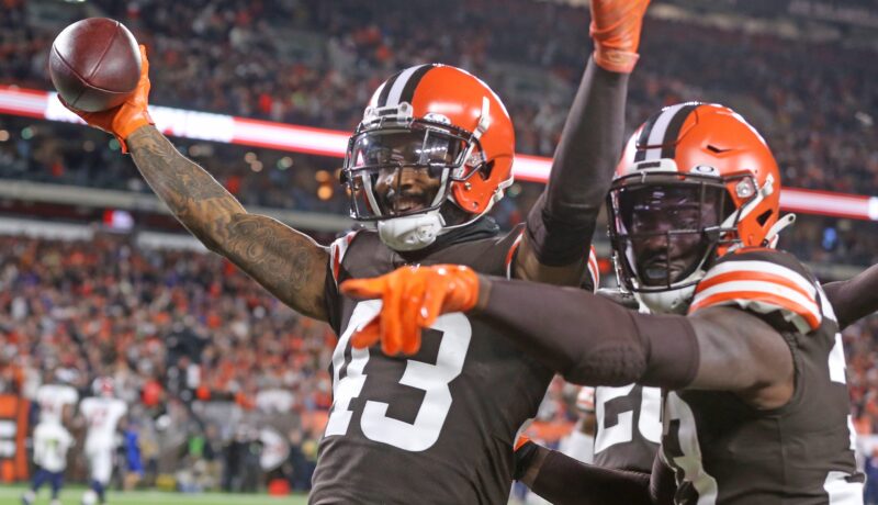 Six Remaining Free Agents who Could Become Immediate Contributors for Gang Green