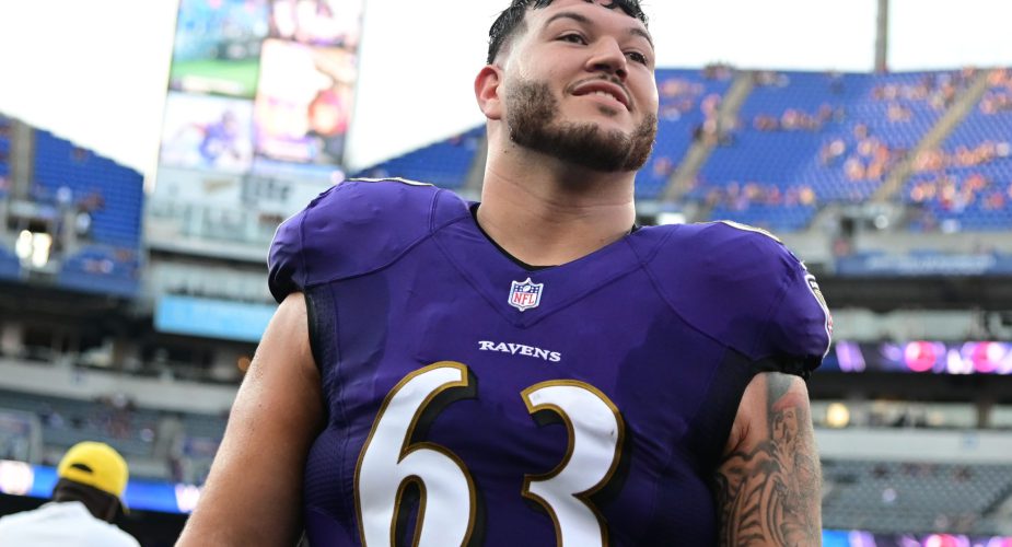 O-Lineman Trystan Colon-Castillo Gives Jets Additional Depth up Front