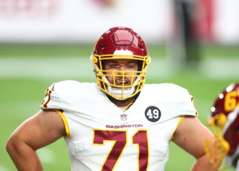 Wes Schweitzer Joins Gang Green as Free Agent Lineman Departs Washington