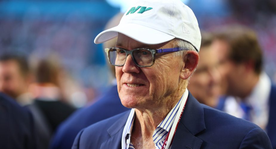 Report Claims Woody Johnson Held up Potential Carr Signing