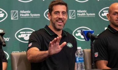 NY Jets Phase 3 OTAs, Minor Calf Tweak for Aaron Rodgers