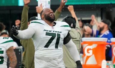 Duane Brown Added to Active Roster