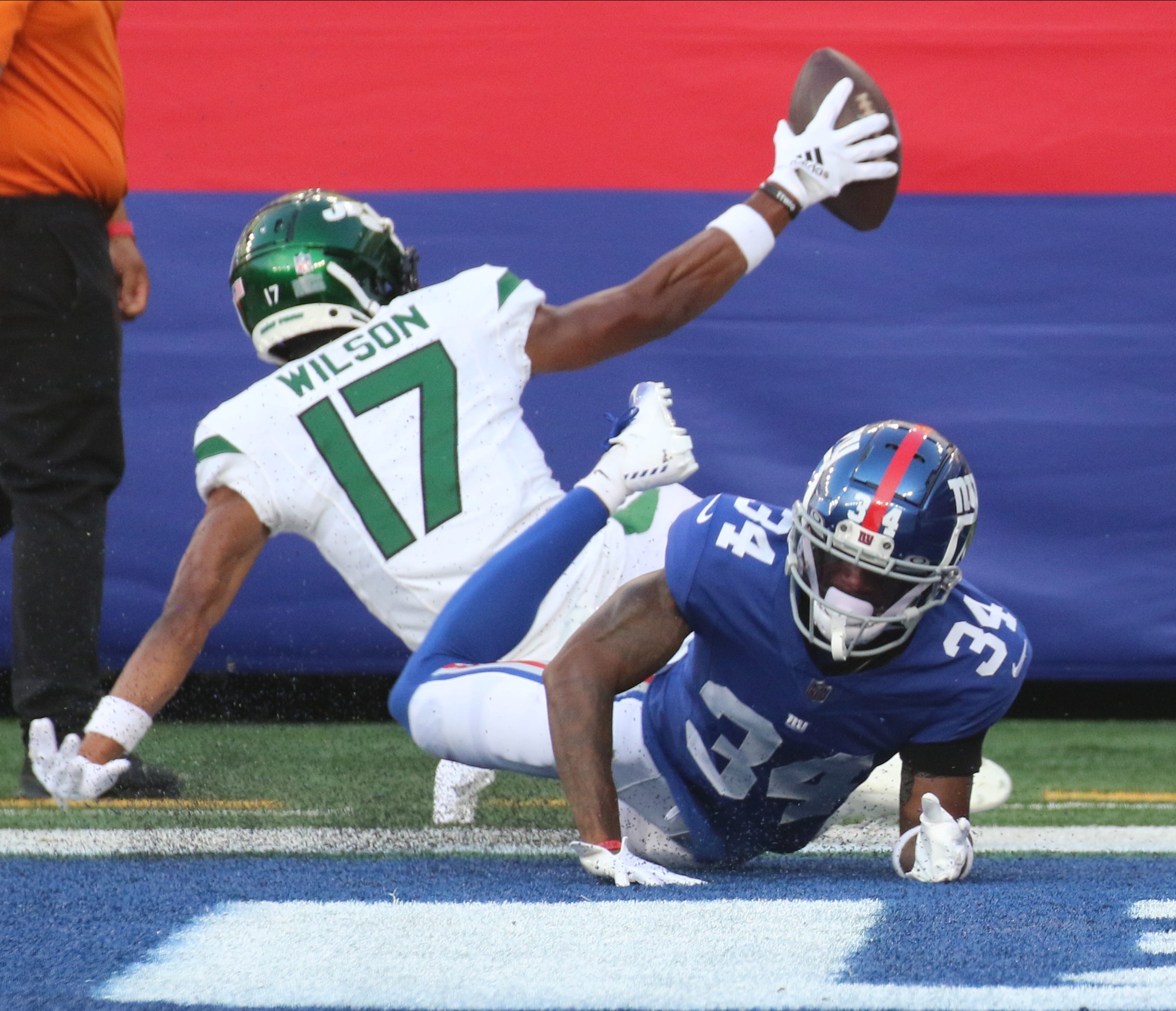 NY Jets Beat the Giants; Mekhi Becton Named Starter at RT