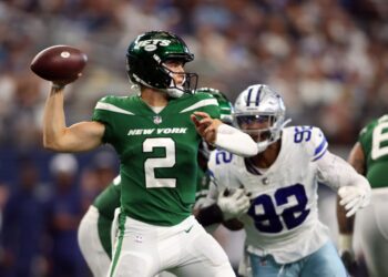 Robert Saleh Won’t Give Up on Zach Wilson – Offense Continues to Spiral