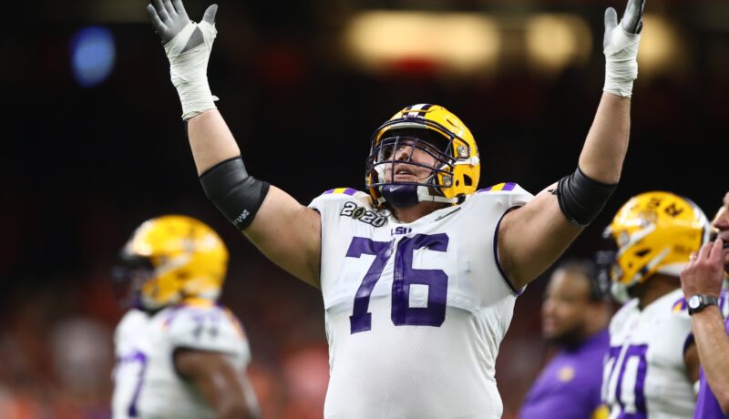 Jets Claim Offensive Tackle Austin Deculus off Waivers, Release Tanzel Smart