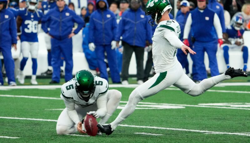 New York Jets Beat the Giants; Injuries Add Up