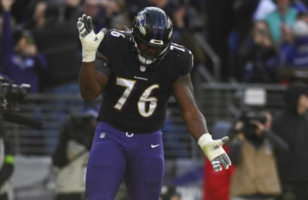 Jets Sign Former Ravens Guard John Simpson