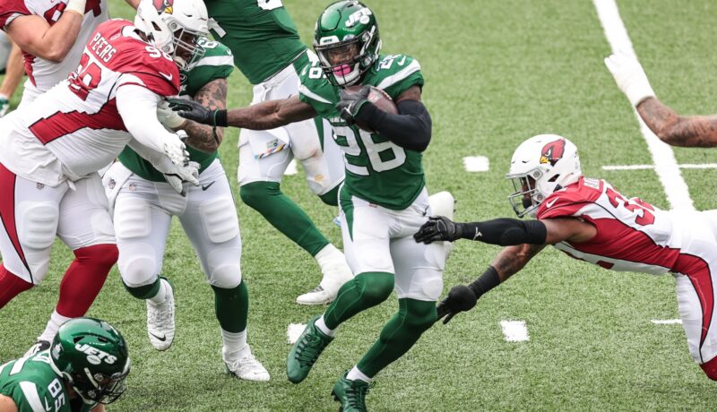 Random Rant; Former Jets RB Le’Veon Bell Blasts Adam Gase