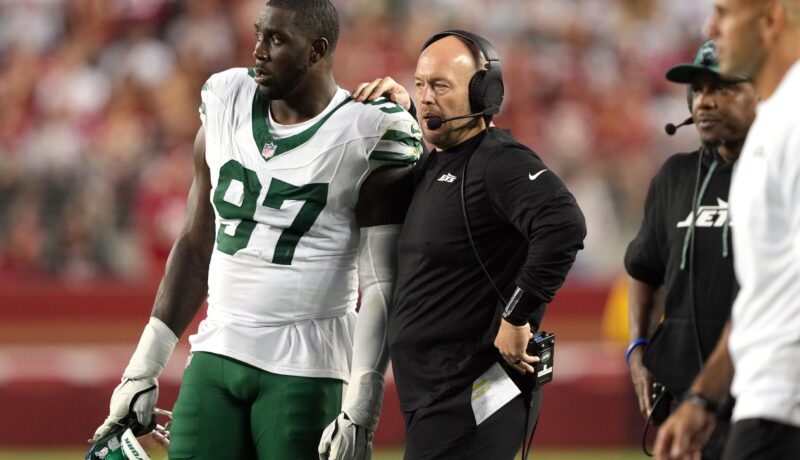 Game Day at a Glance: Latest on Jets vs Titans