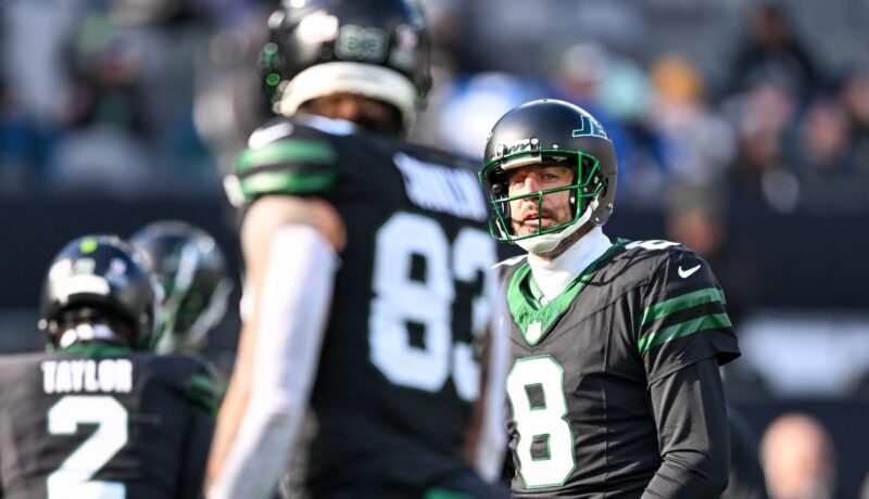 Aaron Rodgers Throws Away Shot at Victory as NY Jets fall to 3-9